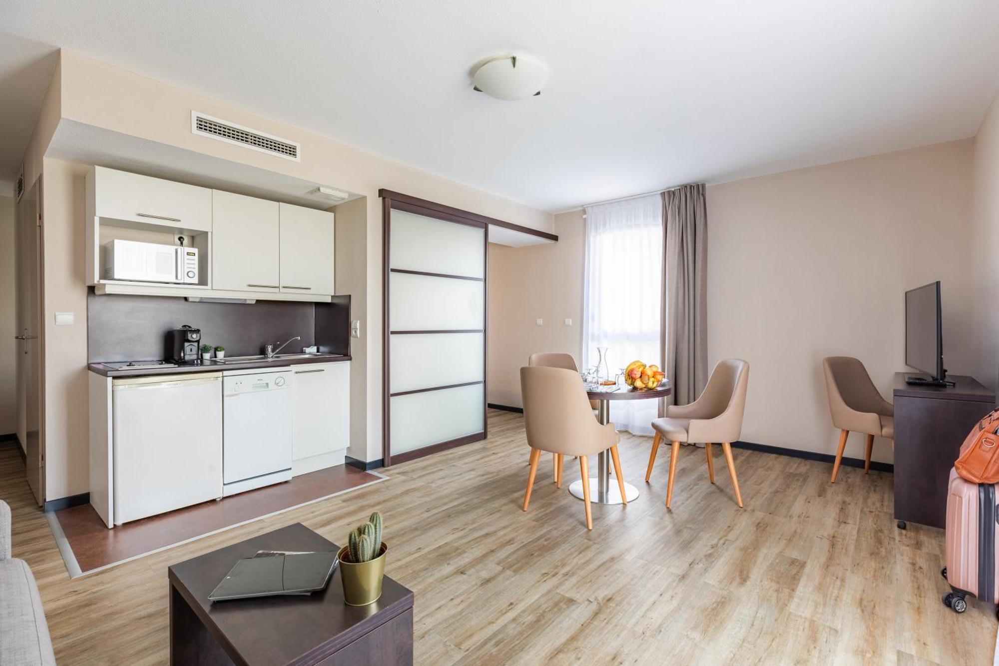 Appart'City Confort Nantes Ouest Сен-Эрблен Экстерьер фото